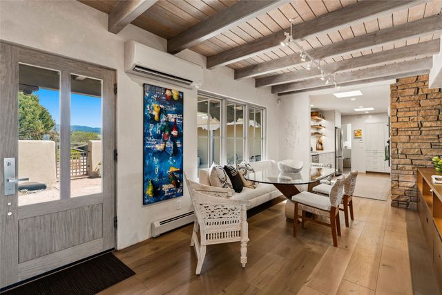 1122 Tano Del Este, Santa Fe, NM 87506