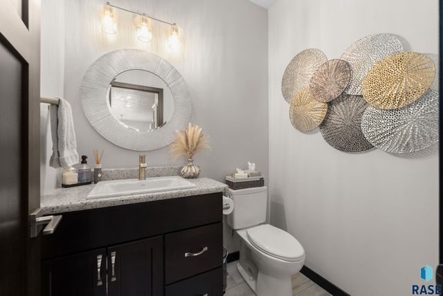 5917 S Spirea Ave Avenue, Sioux Falls, SD 57108