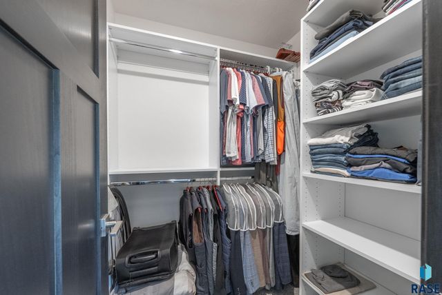 5917 S Spirea Ave Avenue, Sioux Falls, SD 57108