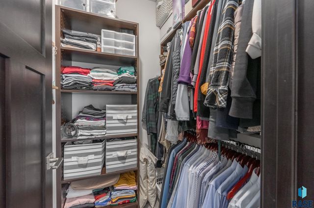 5917 S Spirea Ave Avenue, Sioux Falls, SD 57108