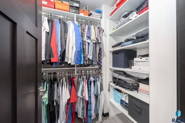 5917 S Spirea Ave Avenue, Sioux Falls, SD 57108