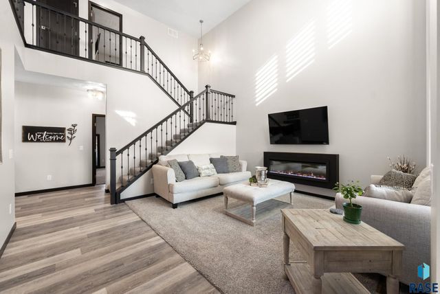 5917 S Spirea Ave Avenue, Sioux Falls, SD 57108