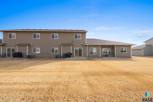 5917 S Spirea Ave Avenue, Sioux Falls, SD 57108