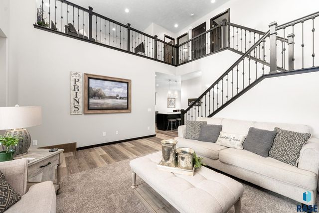 5917 S Spirea Ave Avenue, Sioux Falls, SD 57108