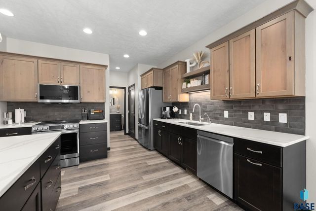 5917 S Spirea Ave Avenue, Sioux Falls, SD 57108