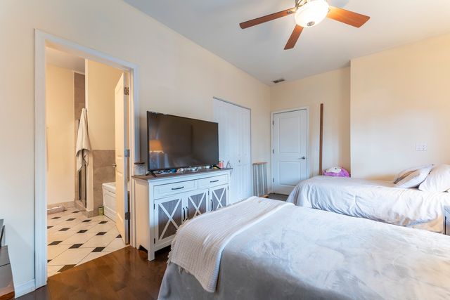 6311 W Belmont Avenue 1, Chicago, IL 60634