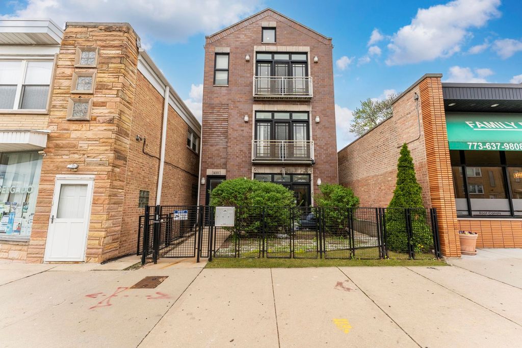 6311 W Belmont Avenue 1, Chicago, IL 60634