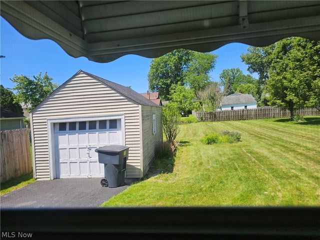614 Meadowbrook Avenue SE, Warren, OH 44484
