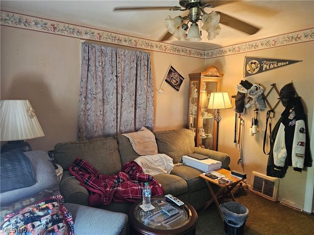 614 Meadowbrook Avenue SE, Warren, OH 44484