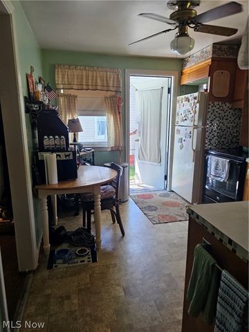 614 Meadowbrook Avenue SE, Warren, OH 44484