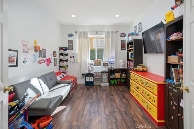 19310 Sidani, Saugus, CA 91350