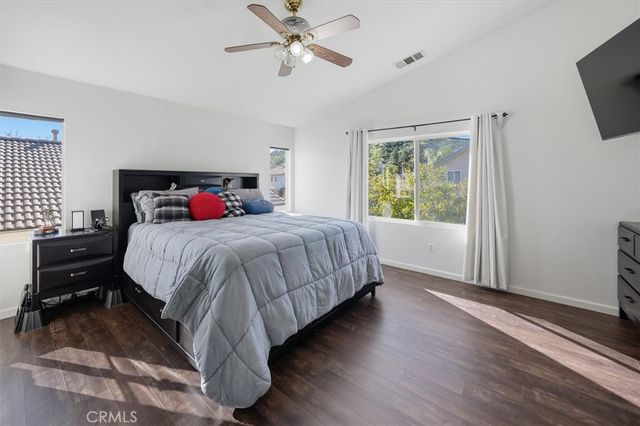 19310 Sidani, Saugus, CA 91350