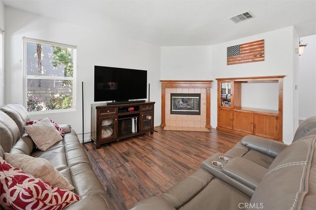 19310 Sidani, Saugus, CA 91350