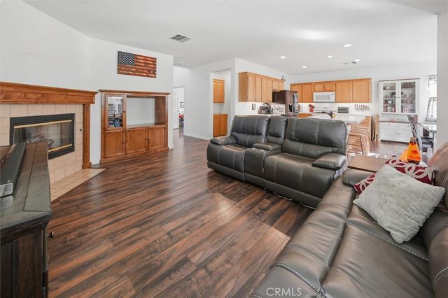 19310 Sidani, Saugus, CA 91350