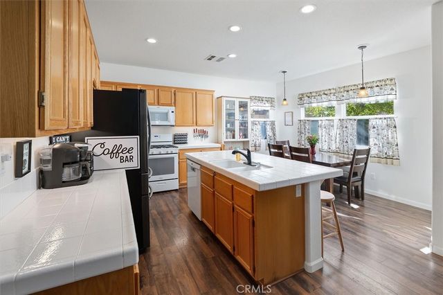 19310 Sidani, Saugus, CA 91350