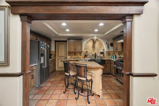 2528 Angelo Drive, Los Angeles, CA 90077