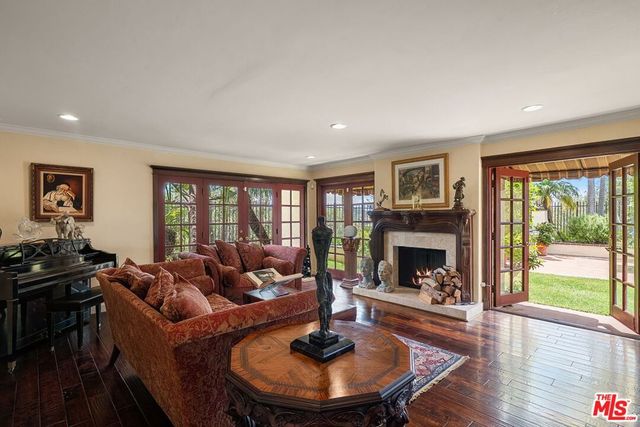 2528 Angelo Drive, Los Angeles, CA 90077