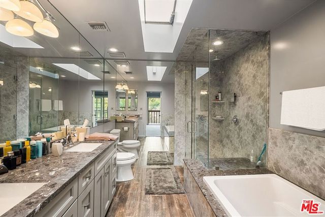 2528 Angelo Drive, Los Angeles, CA 90077