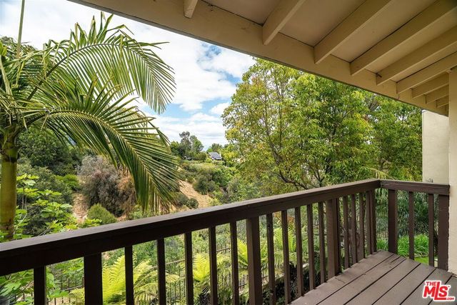 2528 Angelo Drive, Los Angeles, CA 90077