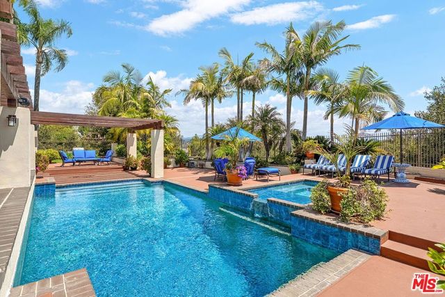 2528 Angelo Drive, Los Angeles, CA 90077