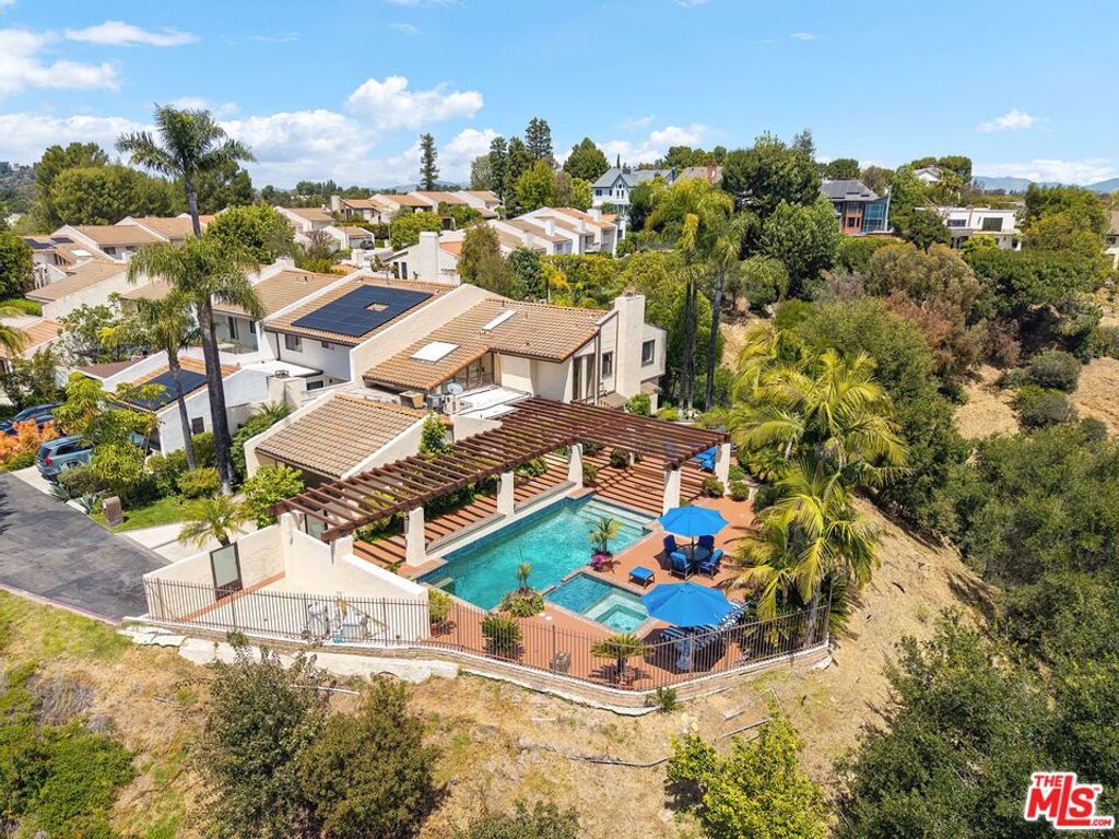 2528 Angelo Drive, Los Angeles, CA 90077