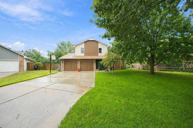 10216 W May Ct, Wichita, KS 67209