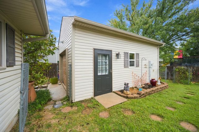 10216 W May Ct, Wichita, KS 67209