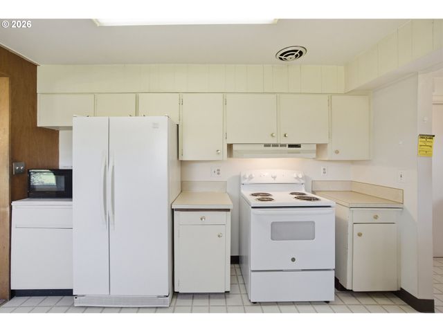 3373 RAWLINS Ave Ne, Salem, OR 97301