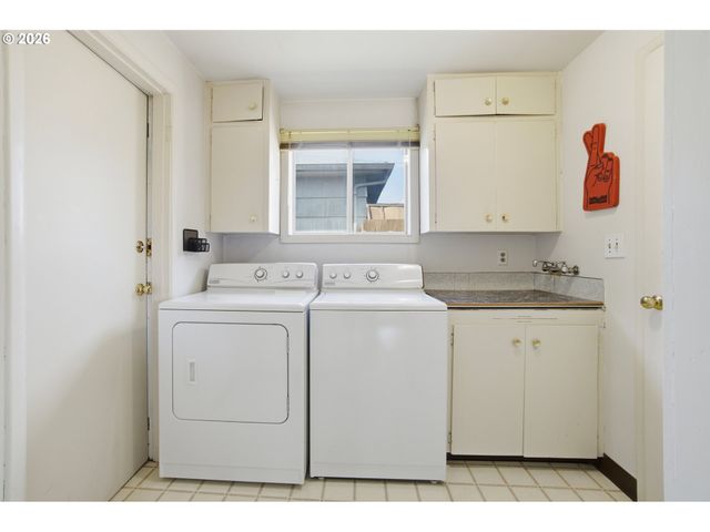 3373 RAWLINS Ave Ne, Salem, OR 97301