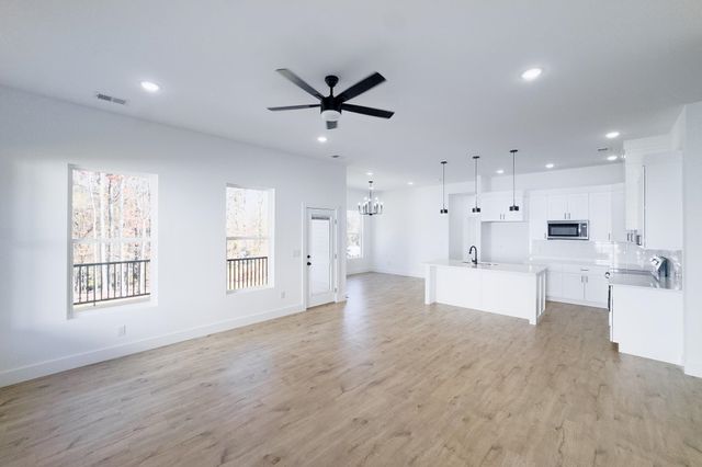 667 Foster Drive, Spartanburg, SC 39301