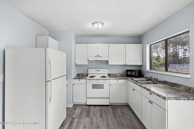 268 Melba Avenue NW, Palm Bay, FL 32907