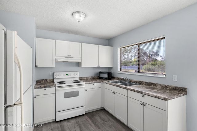 268 Melba Avenue NW, Palm Bay, FL 32907