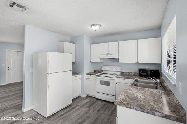 268 Melba Avenue NW, Palm Bay, FL 32907