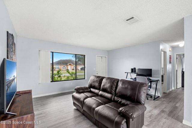 268 Melba Avenue NW, Palm Bay, FL 32907