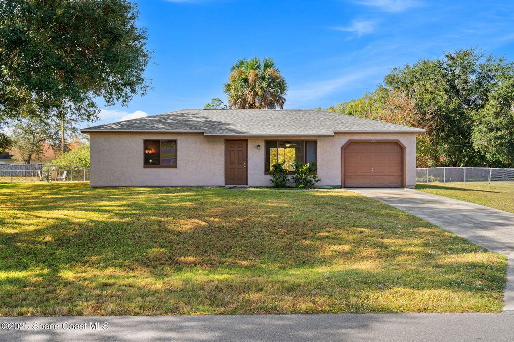 268 Melba Avenue NW, Palm Bay, FL 32907