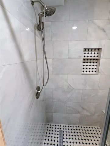 4714 Oakshire Drive 2, Houston, TX 77027