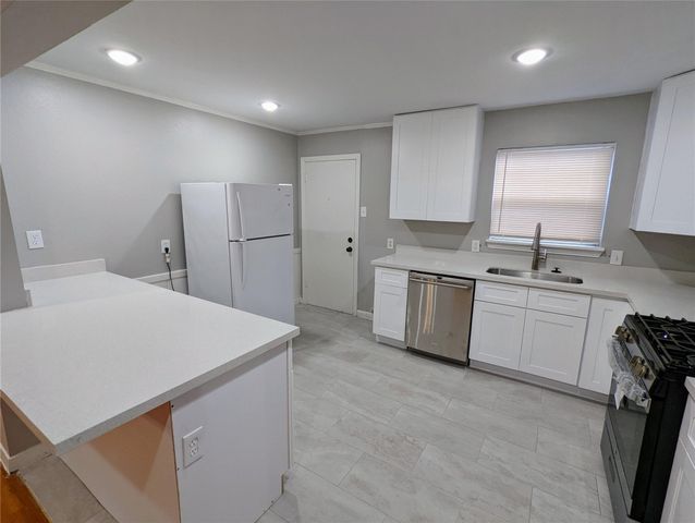 4714 Oakshire Drive 2, Houston, TX 77027