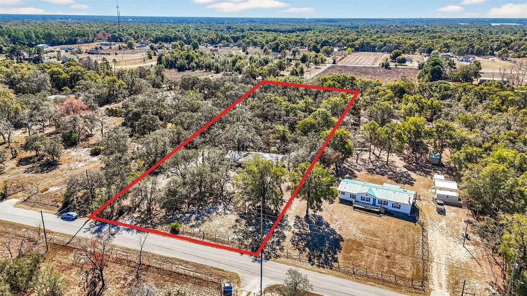 Image 4 of property listing at 16624 HELEN K DRIVE, Spring Hill, FL 34610