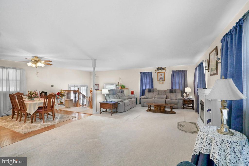 Image 13 of property listing at 9614 CHARLES CT, La Plata, MD 20646