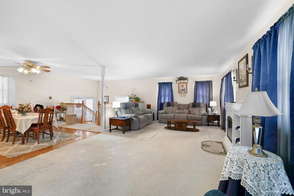 Image 14 of property listing at 9614 CHARLES CT, La Plata, MD 20646