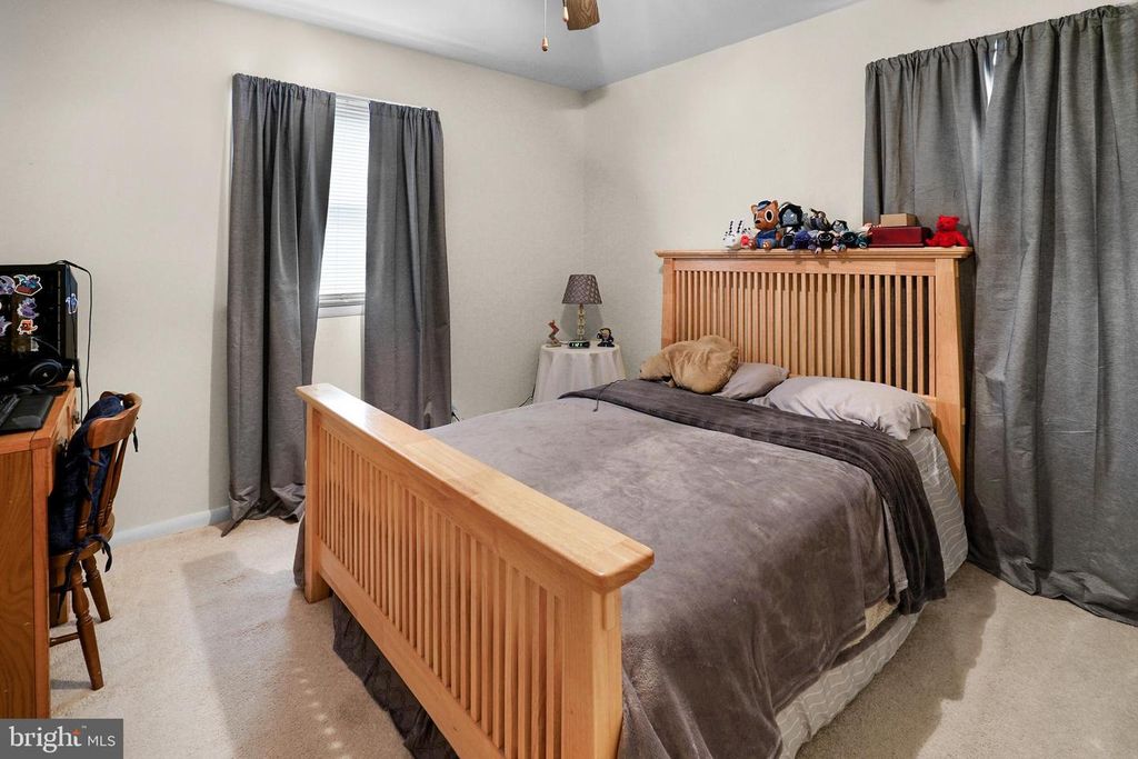 Image 19 of property listing at 9614 CHARLES CT, La Plata, MD 20646