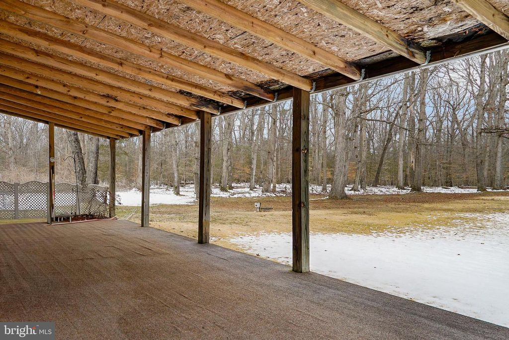 Image 23 of property listing at 9614 CHARLES CT, La Plata, MD 20646