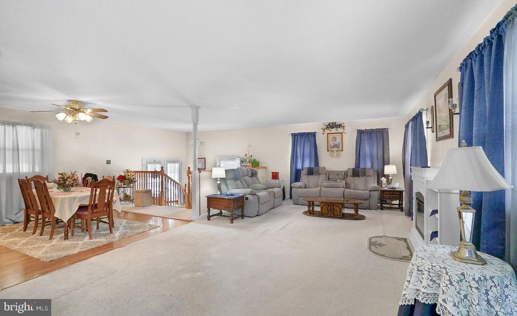 Image 3 of property listing at 9614 CHARLES CT, La Plata, MD 20646