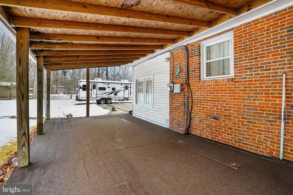 Image 24 of property listing at 9614 CHARLES CT, La Plata, MD 20646