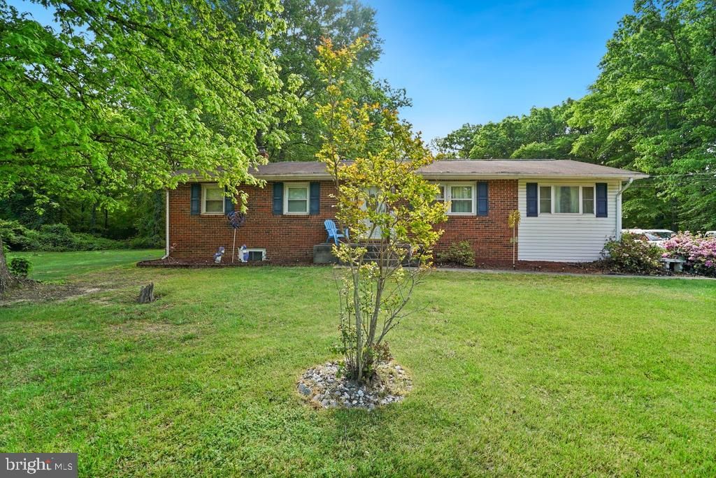 Image 25 of property listing at 9614 CHARLES CT, La Plata, MD 20646
