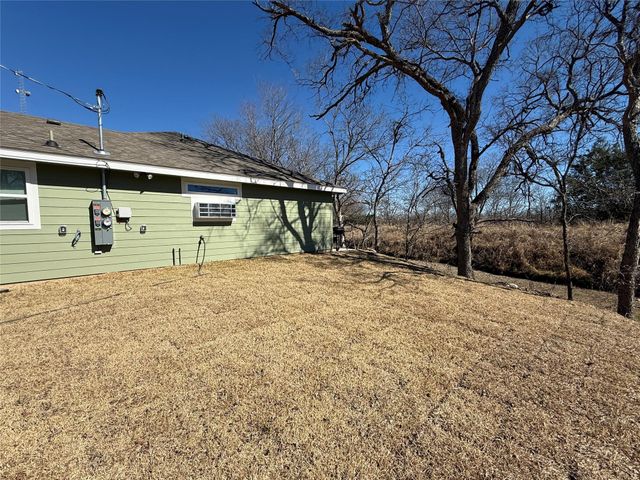 1704 E 3rd ST E 1,2, Lampasas, TX 76550