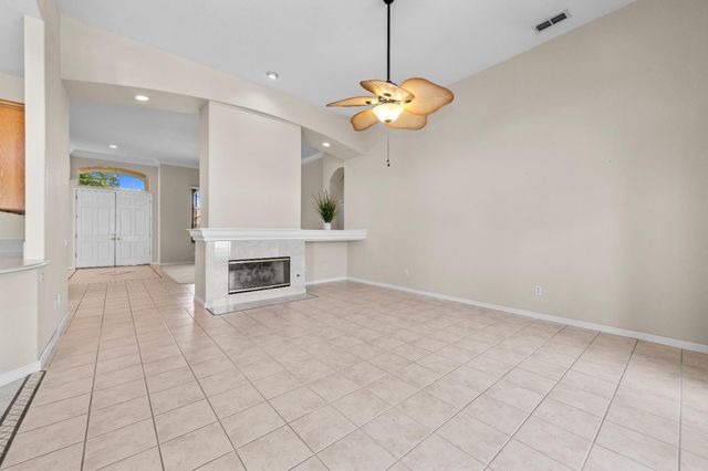 816 Dragonfly Ct, Roseville, CA 95747