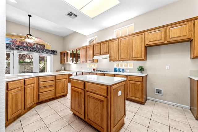 816 Dragonfly Ct, Roseville, CA 95747