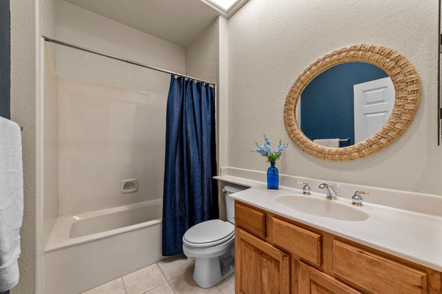 816 Dragonfly Ct, Roseville, CA 95747