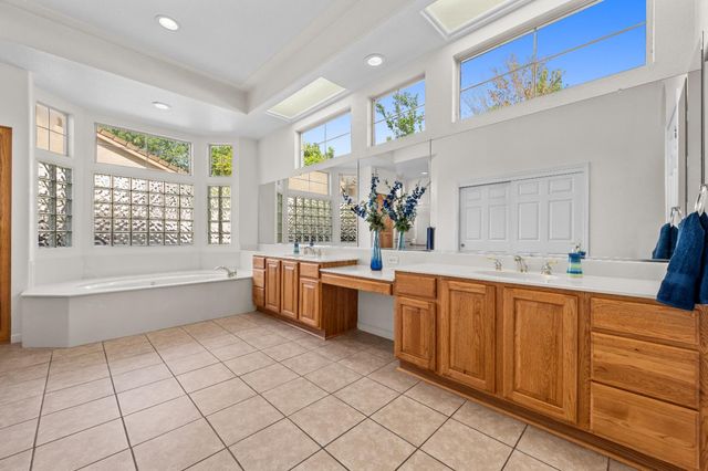 816 Dragonfly Ct, Roseville, CA 95747